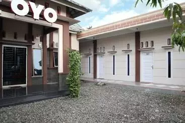 Ostello Delima Guest House Syariah By Oyo Rooms