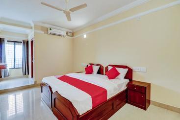 هتل Oyo 61675 Ashiyana Inn