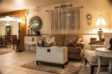 هتل All American Inn & Suites Branson