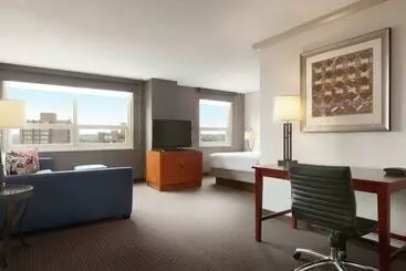 هتل Embassy Suites Baltimore  Inner Harbor