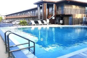 בית מלון כפרי Red Roof Inn Kissimmee