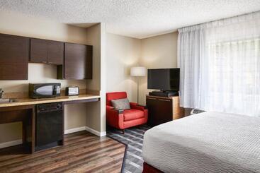 Отель Towneplace Suites Tempe At Arizona Mills Mall