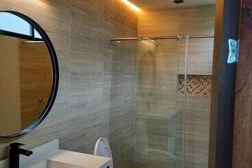 هتل آپارتمان Kapital Suites