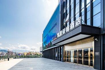 Kyriad Marvelous Hotel Shenzhen Linheng Plaza Liuyue Subway Station