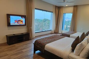 Hotel Savitri Resorts