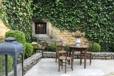 צימר Château De Saint Geniès