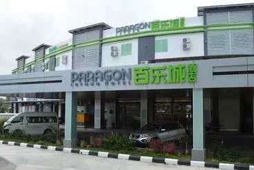 Hotel Paragon Lutong