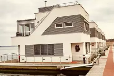 Hotelli Hausboot Elandi