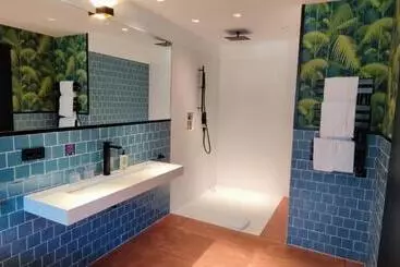 Koncept Hotel International