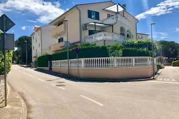 آپارتمان‌های توریست‌ها Apartments Jasmin