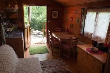 Hotel La Roulotte De Cabrières