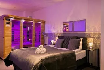 تختخواب و صبحانه Wellness Suite Zeist