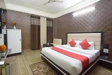 Hotel Goroomgo Om Sai Residency Bhubaneswar