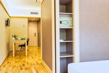 هتل آپارتمان Bonanova Suite