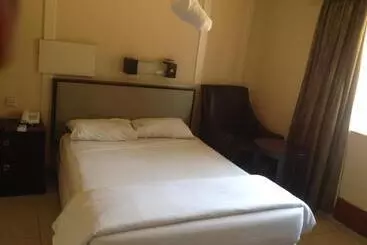 Kadoma Hotel And Conference Center