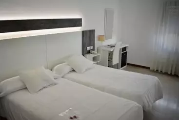 Отель Emperatriz Iii