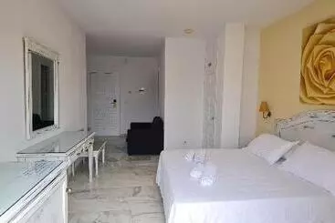 Aparthotel Playamaro