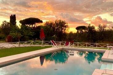 ホテル Agriturismo Re Di Fiori