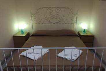 پانسیون Atrium Rooms