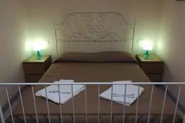 پانسیون Atrium Rooms