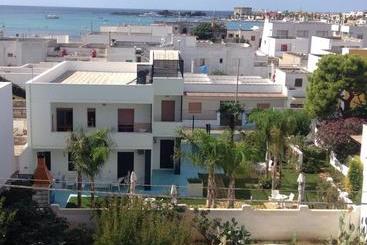 تختخواب و صبحانه Depandance Petraroli