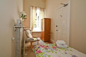 בית מלון כפרי Halcyon