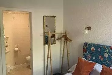 호텔 Leven House Bed And Breakfast