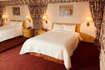 בית מלון כפרי Coliseum Inn & Suites  Garden City Long Island