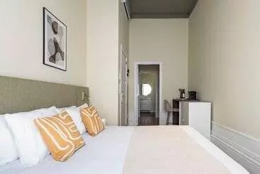 پانسیون Guesthouse Bonjardim