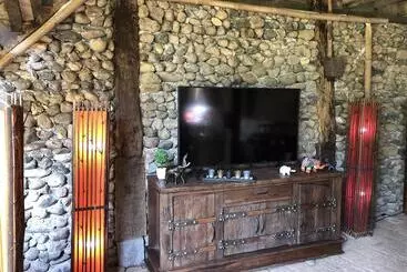 هتل On The Mekong Resort