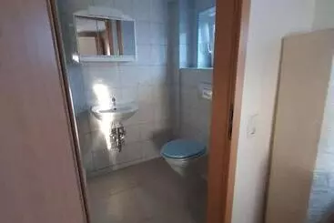 簡易ホテル Biberach Riss Zimmer Frei, Einzel Zimmer Bad Küche