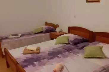 Hotelli Apartments Franka Saplunara