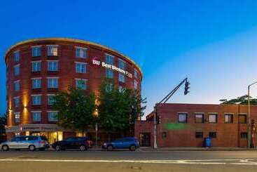 هتل Best Western Plus Boston