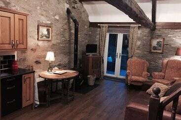 Impeccable 2 Bed Cottage Near Betws Y Coed