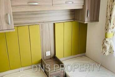 קוטג'' Luxury Caravan Only 10 Mins From The Beach