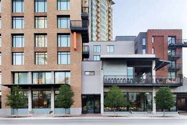 هتل Canopy By Hilton Austin Downtown