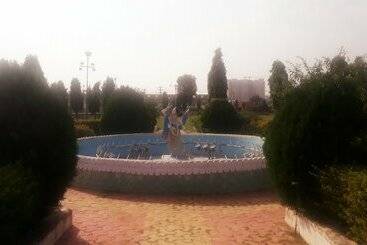 בית מלון כפרי Mauj Mahal Fun Resort & Water Park