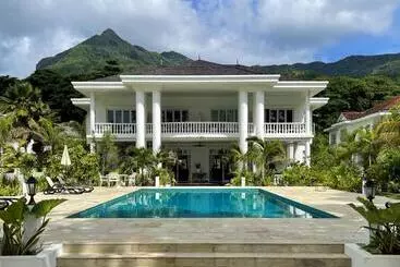 ペンション Chateau Elysium