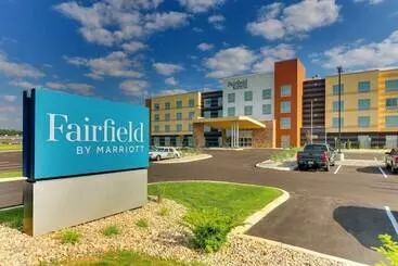 ホテル Fairfield Inn & Suites Warsaw