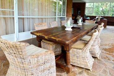 Bed and Breakfast The White House