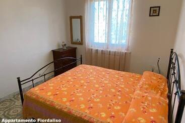 هتل آپارتمان I Fiori Di Pietra