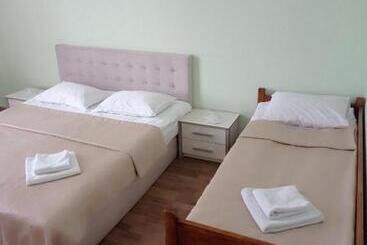 בית מלון כפרי готель баронський двір