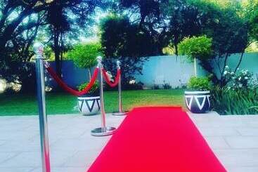 Panzió Ouklip Place Hotels