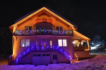 فندق Pensiunea Maramu