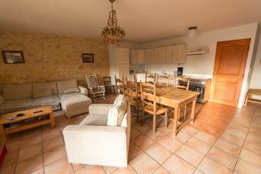 קוטג'' Gite Emelyne