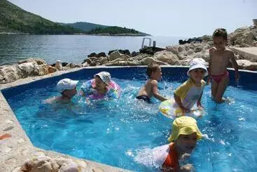 Priscapac Resort & Apartments