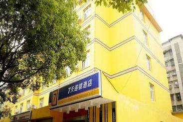 Szálloda 7 Days Inn Guiyang Gonganting Branch