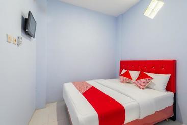 Hotel Reddoorz Near Stadion Wilis Madiun
