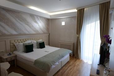 پانسیون Park Luxury Rooms