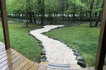 コテージ Amazing River Retreat, 3 Bedrooms, On The River, Pool Table, Sleeps 8